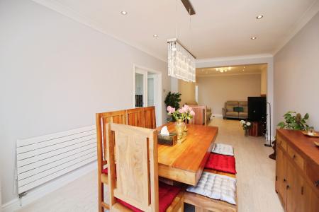 3 bedroom Semi-detached bungalow for sale in Tentercroft Avenue, Syston, LE7