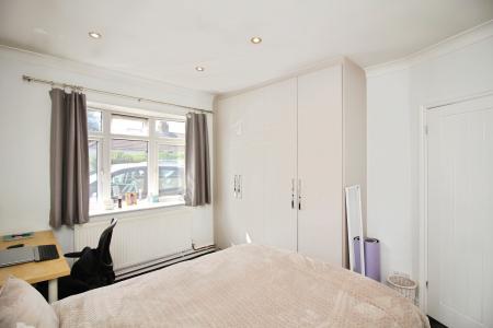 3 bedroom Semi-detached bungalow for sale in Tentercroft Avenue, Syston, LE7