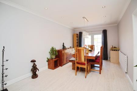 3 bedroom Semi-detached bungalow for sale in Tentercroft Avenue, Syston, LE7