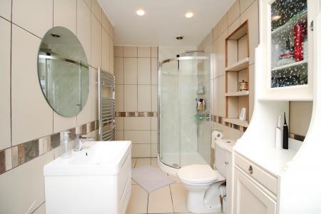 3 bedroom Semi-detached bungalow for sale in Tentercroft Avenue, Syston, LE7