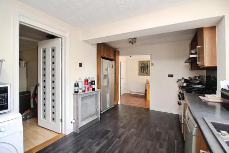 5 bedroom Semi-detached house for sale in The Meadows, East Goscote, LE7