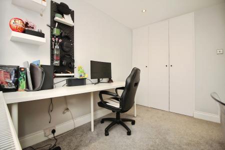 2 bedroom Semi-detached house for sale in The Meadows, East Goscote, LE7