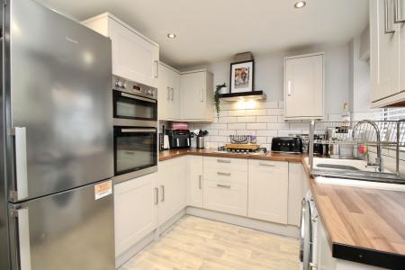 2 bedroom Semi-detached house for sale in The Meadows, East Goscote, LE7