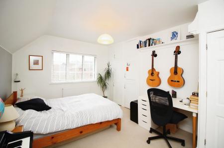 4 bedroom Detached house for sale in The Meadway, Syston, LE7