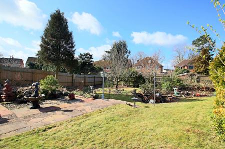 3 bedroom Semi-detached house for sale in The Ringway, Queniborough, LE7