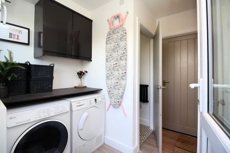 3 bedroom Semi-detached house for sale in The Ringway, Queniborough, LE7