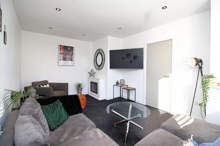 3 bedroom Semi-detached house for sale in The Ringway, Queniborough, LE7