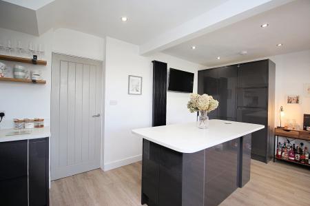 3 bedroom Semi-detached house for sale in The Ringway, Queniborough, LE7