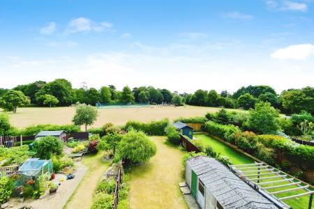 4 bedroom Semi-detached house for sale in Extended Family Home - The Ringway, Queniborough, LE7