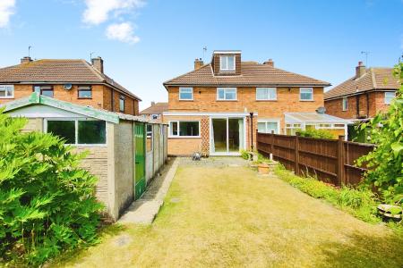 4 bedroom Semi-detached house for sale in Extended Family Home - The Ringway, Queniborough, LE7