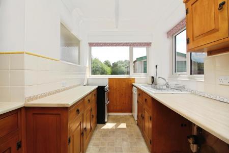 4 bedroom Semi-detached house for sale in Extended Family Home - The Ringway, Queniborough, LE7