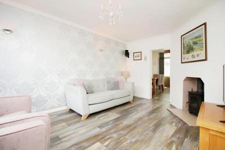 4 bedroom Semi-detached house for sale in The Ringway, Queniborough, LE7