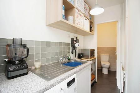 4 bedroom Semi-detached house for sale in The Ringway, Queniborough, LE7