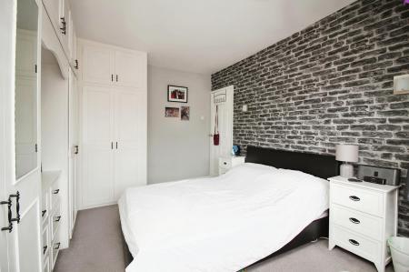 4 bedroom Semi-detached house for sale in The Ringway, Queniborough, LE7