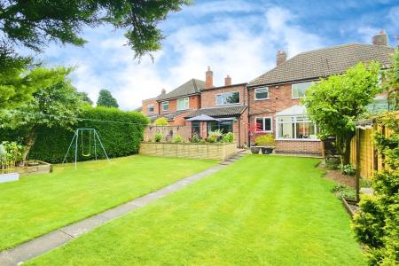 4 bedroom Semi-detached house for sale in The Ringway, Queniborough, LE7