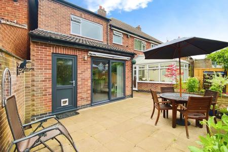 4 bedroom Semi-detached house for sale in The Ringway, Queniborough, LE7