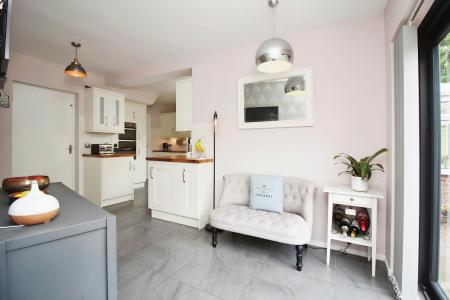 4 bedroom Semi-detached house for sale in The Ringway, Queniborough, LE7