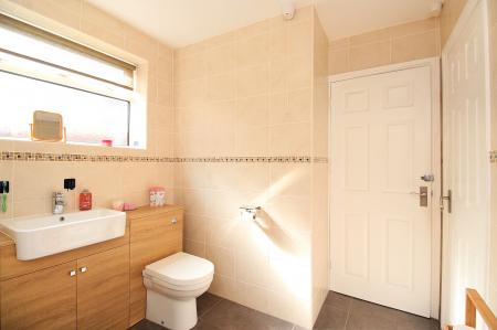 3 bedroom Detached bungalow for sale in The Roundway, Thurmaston, LE4