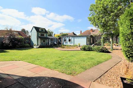 3 bedroom Detached bungalow for sale in The Roundway, Thurmaston, LE4