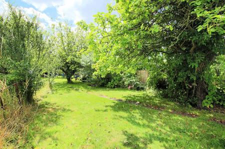 3 bedroom Semi-detached house for sale in The Roundway, Thurmaston, LE4