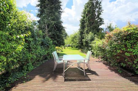 3 bedroom Semi-detached house for sale in The Roundway, Thurmaston, LE4