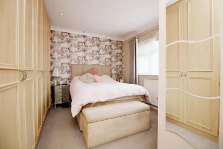 2 bedroom Detached bungalow for sale in The Roundway, Thurmaston, LE4