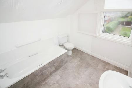 2 bedroom Semi-detached house for sale in The Roundway, Thurmaston, LE4