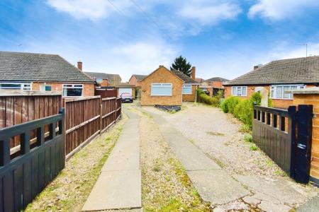 2 bedroom Detached house for sale in The Roundway, Thurmaston, LE4