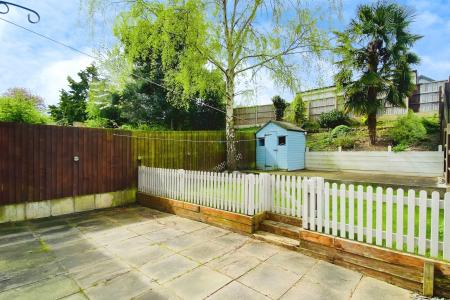 3 bedroom Semi-detached house for sale in Thorpe Field Drive, Thurmaston, LE4