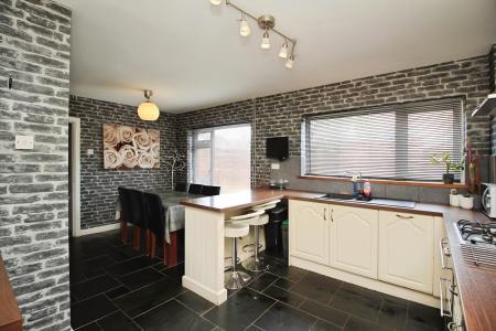 3 bedroom Link detached house for sale in Threshers Walk, East Goscote, LE7