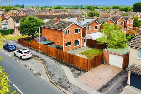 3 bedroom Link detached house for sale in Threshers Walk, East Goscote, LE7