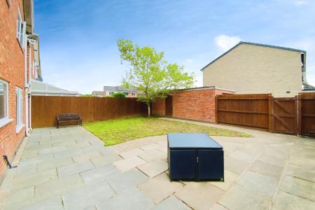 3 bedroom Link detached house for sale in Threshers Walk, East Goscote, LE7