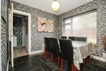 3 bedroom Link detached house for sale in Threshers Walk, East Goscote, LE7