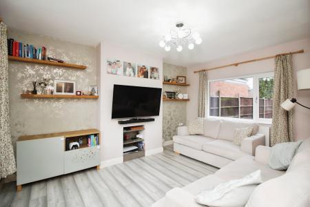 3 bedroom Semi-detached house for sale in Verdale Avenue, Thurmaston, LE4