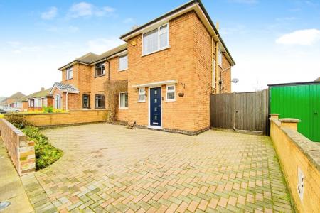 3 bedroom Semi-detached house for sale in Verdale Avenue, Thurmaston, LE4