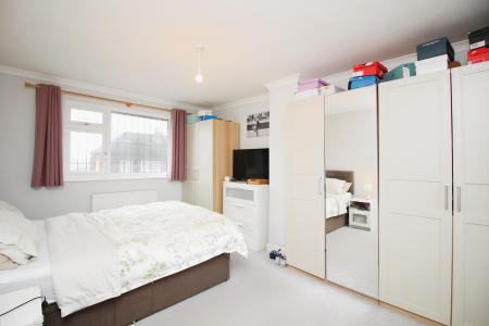 3 bedroom Semi-detached house for sale in Verdale Avenue, Thurmaston, LE4