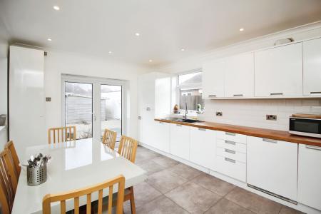 3 bedroom Semi-detached house for sale in Verdale Avenue, Thurmaston, LE4