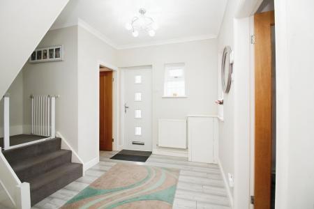 3 bedroom Semi-detached house for sale in Verdale Avenue, Thurmaston, LE4