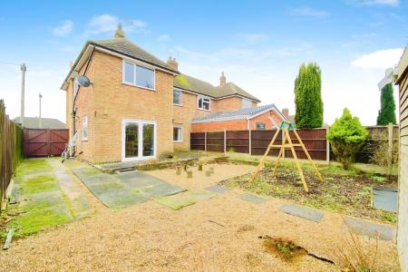 3 bedroom Semi-detached house for sale in Verdale Avenue, Thurmaston, LE4