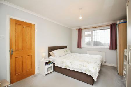 3 bedroom Semi-detached house for sale in Verdale Avenue, Thurmaston, LE4