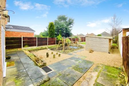 3 bedroom Semi-detached house for sale in Verdale Avenue, Thurmaston, LE4