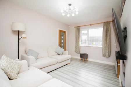 3 bedroom Semi-detached house for sale in Verdale Avenue, Thurmaston, LE4