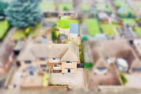 3 bedroom Semi-detached house for sale in Verdale Avenue, Thurmaston, LE4