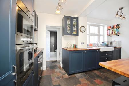 4 bedroom Detached house for sale in Victoria Street, Thurmaston, LE4