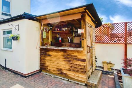 4 bedroom Detached house for sale in Victoria Street, Thurmaston, LE4