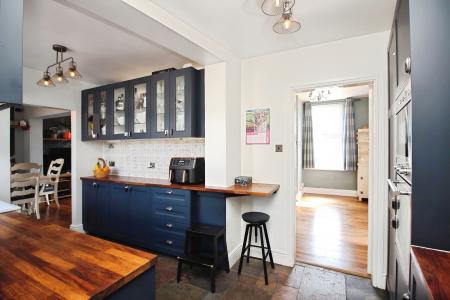 4 bedroom Detached house for sale in Victoria Street, Thurmaston, LE4