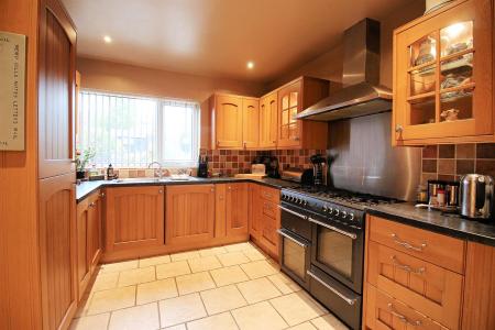 3 bedroom Semi-detached house for sale in Wanlip Lane, Birstall, LE4