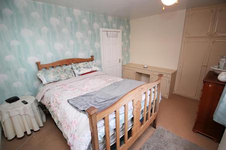 3 bedroom Semi-detached house for sale in Wanlip Lane, Birstall, LE4