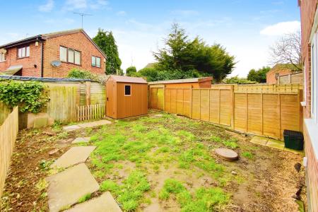 1 bedroom Terraced House for sale in Warren Avenue, Leicester, LE4