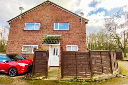 1 bedroom Terraced House for sale in Warren Avenue, Off Barkbythorpe Road, Leicester, LE4
